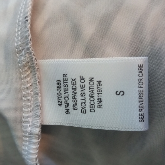 Womens Sz Med Blk & White Aztec style with sequins - Picture 8 of 9